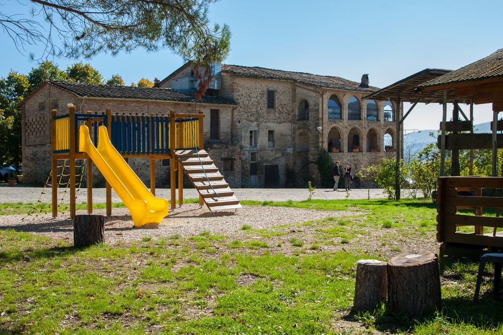 Locanda Al Castello Di Sorci アンギアーリ エクステリア 写真